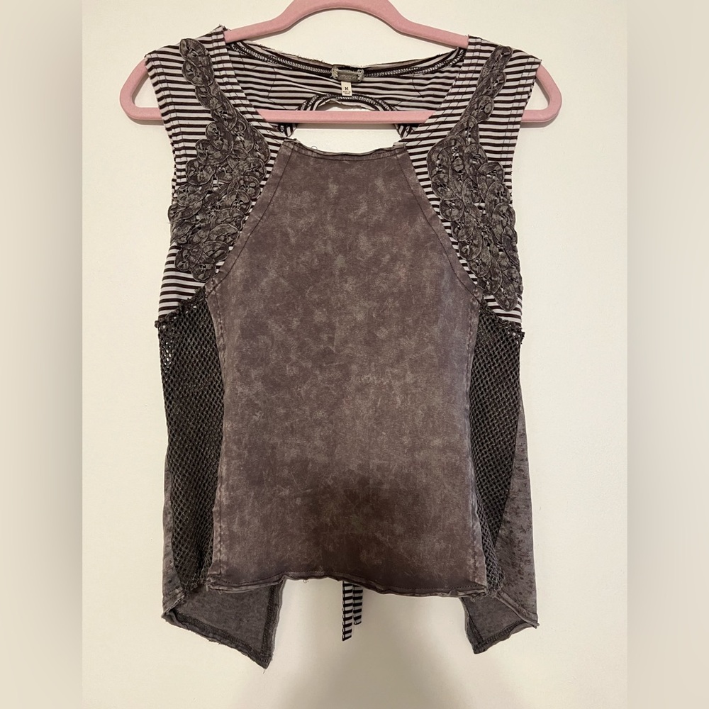 NWOT Gimmicks by BKE Tan Toe Back Tank Top